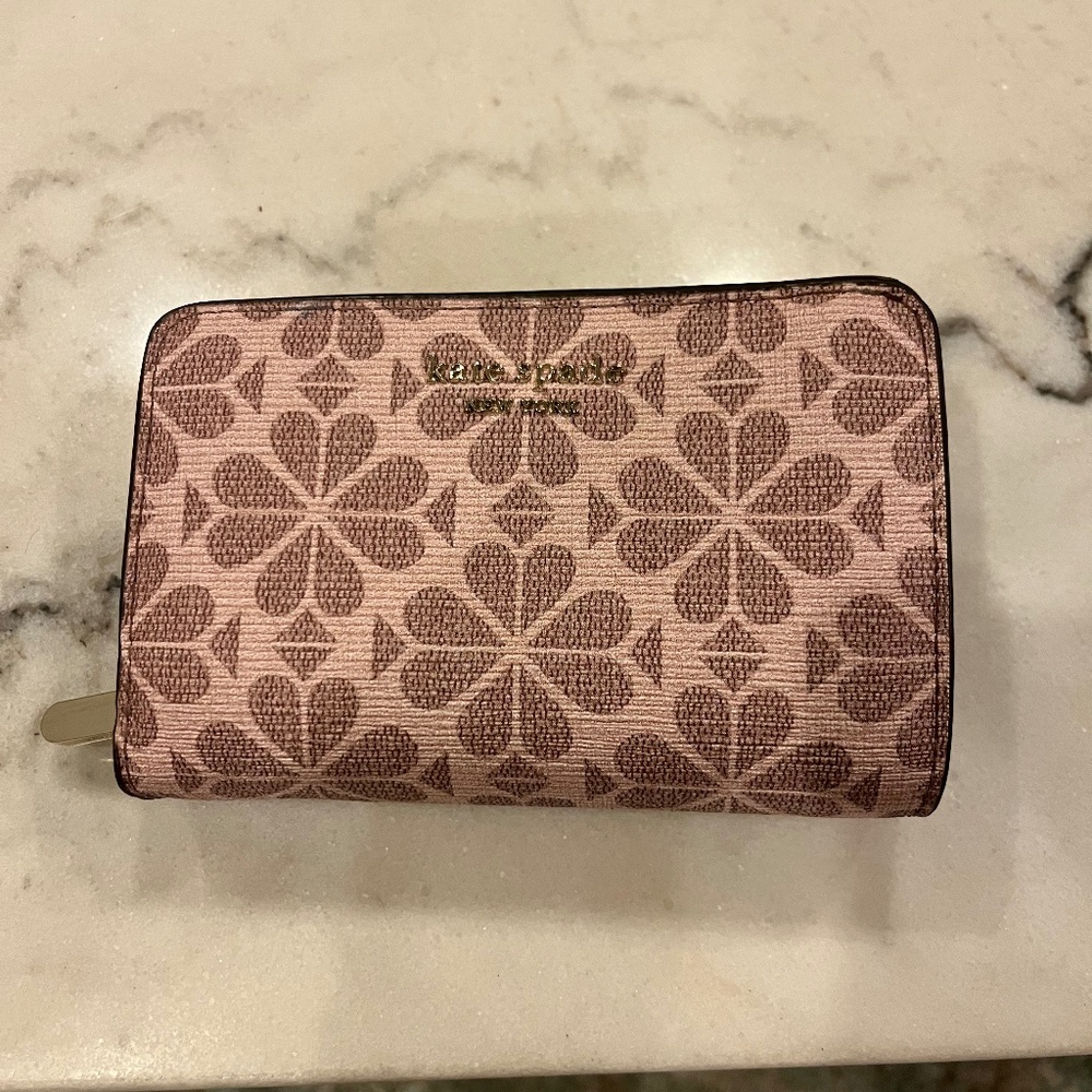 Kate Spade bifold wallet